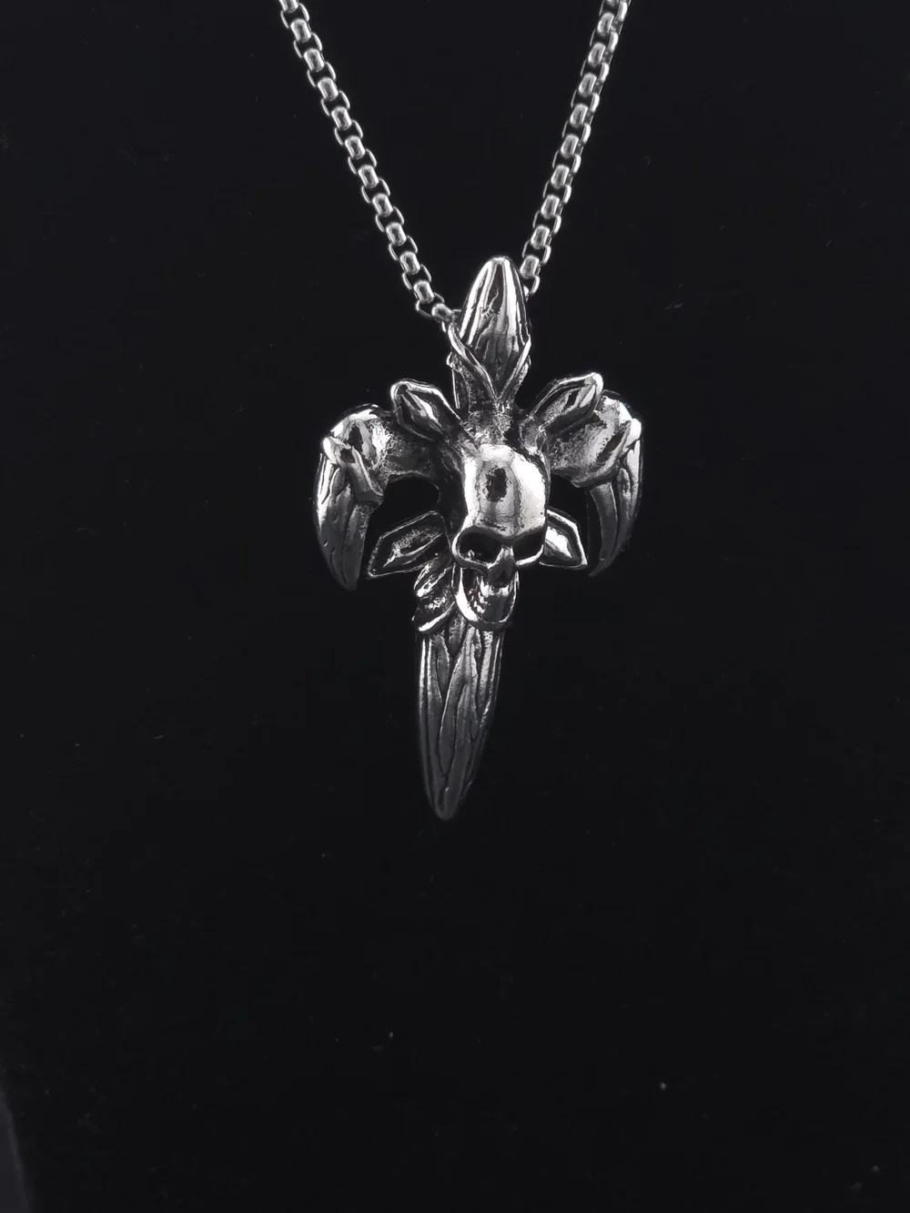 Skullet Gothic Pendant Necklace - Unisex Jewelry